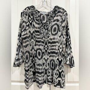 JM Collection Black and White Tunic Top